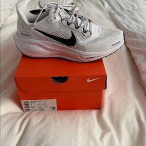 Nike Air Zoom White and Black Sneakers pegasus 41